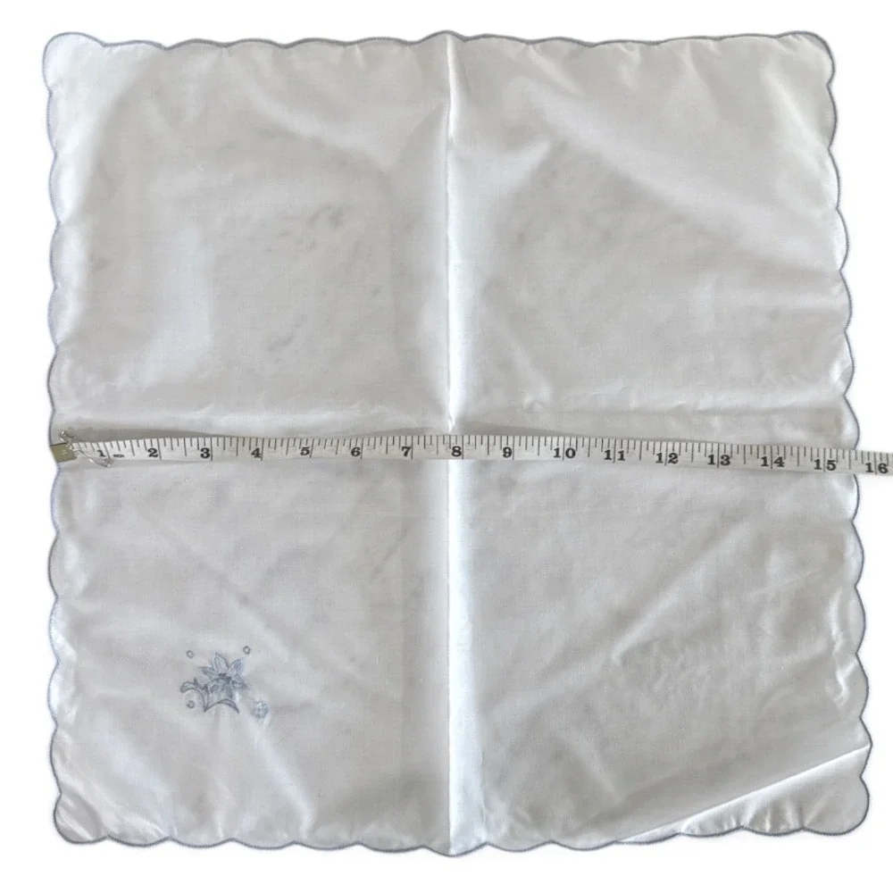 Vintage Floral Embroidered Linens Set‎ of 12